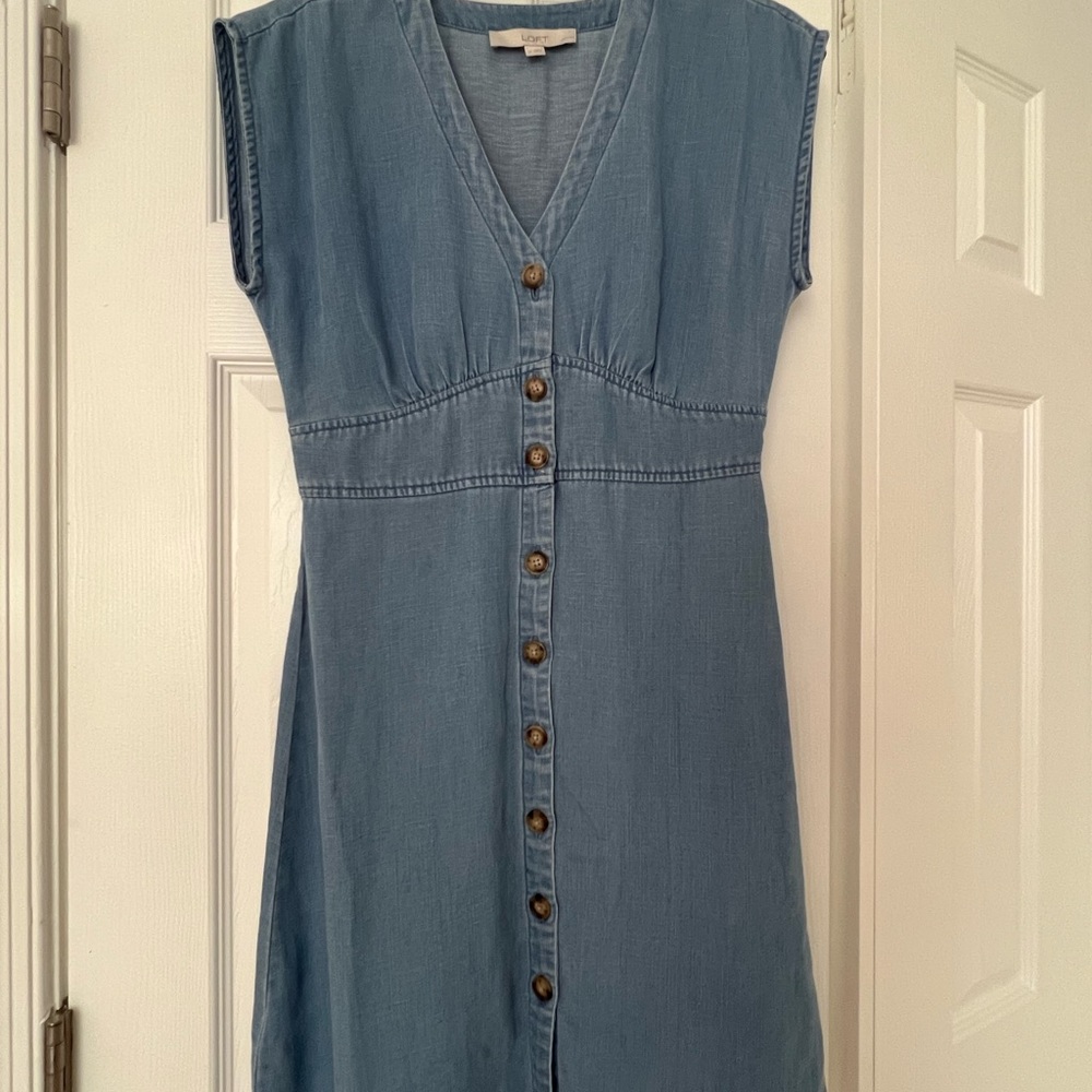 Loft denim dress!! 🔥🔥NWOT